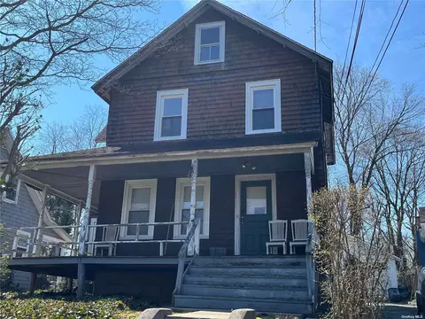 81 Jackson Ave, Huntington, NY 11743