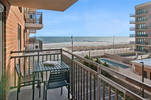 230 W Broadway #307, Long Beach, NY 11561
