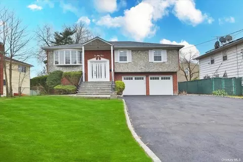 153 Crescent Dr, Searingtown, NY 11507
