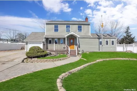 445 Irving St, Central Islip, NY 11722