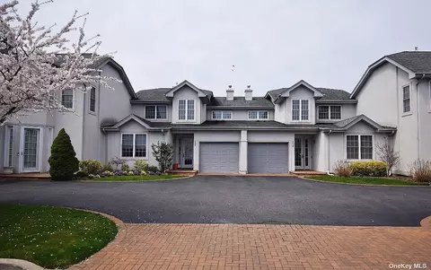 690 Balfour Pl #690, Melville, NY 11747