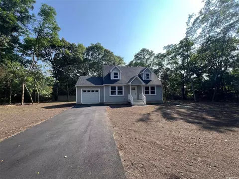 180 Wavecrest Dr, Mastic Beach, NY 11951