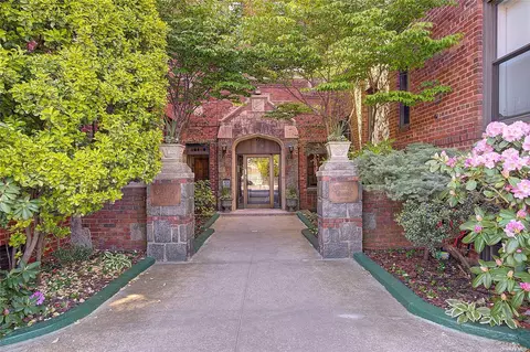 167-10 Crocheron Ave #1G, Flushing, NY 11358