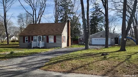 169 Elder Dr, Mastic Beach, NY 11951