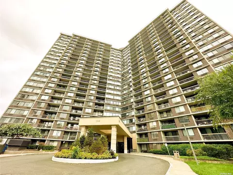1 Bay Club Dr #9K, Bayside, NY 11360