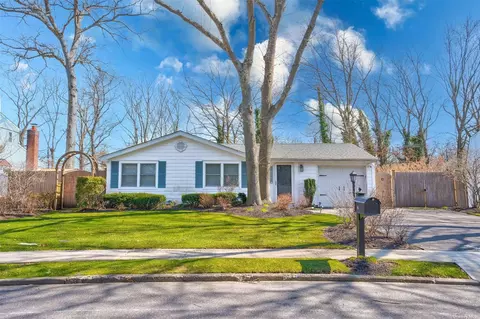 45 Bedford Ave, Port Jefferson Station, NY 11776
