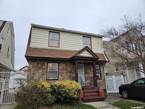 90-53 205th St, Hollis, NY 11423