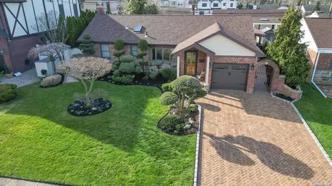 771 Cypress Dr, Franklin Square, NY 11010
