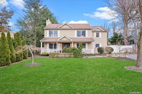 61 Tompkins St, East Northport, NY 11731