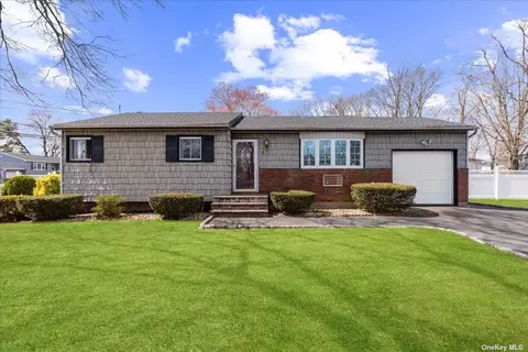 2 Bismark Pl, Amityville, NY 11701