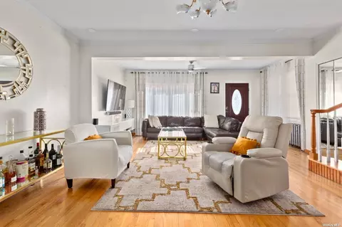 86-45 232nd St, Bellerose, NY 11426