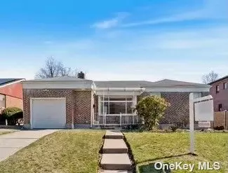 63-53 252nd St, Douglaston, NY 11362