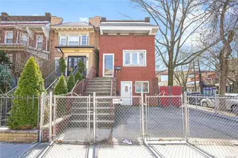 25-02 Ditmars Blvd, Astoria, NY 11105