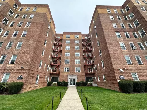30-11 Parsons Blvd #4K, Flushing, NY 11354
