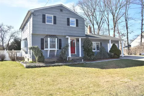 138 Avenue D, Holbrook, NY 11741