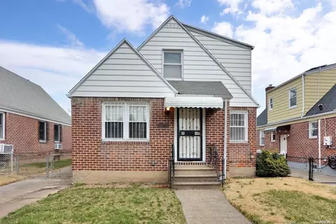 56-15 187th St, Fresh Meadows, NY 11365