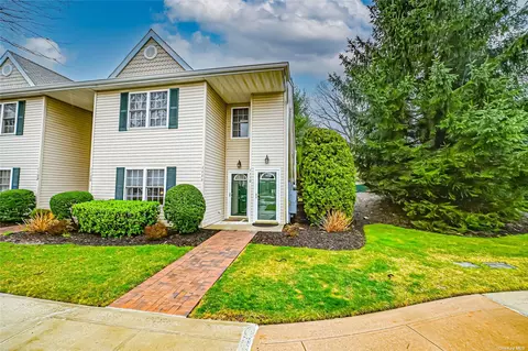 1111 Savoy Dr #1111, Melville, NY 11747