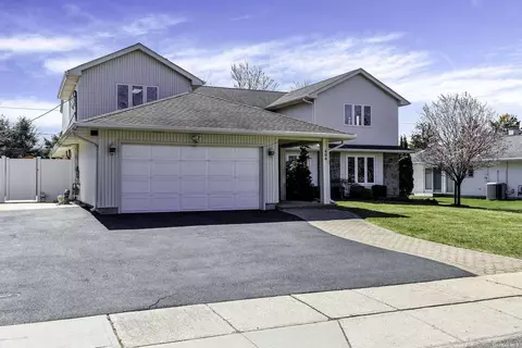 404 S Marginal Rd, Jericho, NY 11753