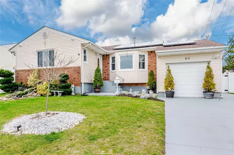 60 Heatherfield Rd, Valley Stream, NY 11581
