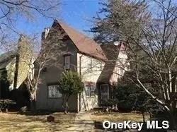 58 Fairway Dr, Hempstead, NY 11550