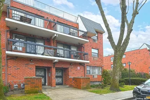 71-24 Sutton Pl #3, Fresh Meadows, NY 11365