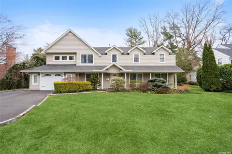 25 Old Field Ln, Great Neck, NY 11020