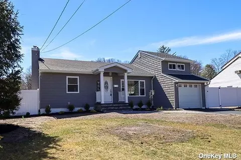 14 Elmtree Ln, South Huntington, NY 11746