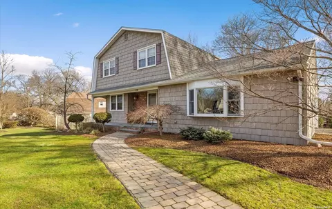 170 Lodge Ave, Huntington Station, NY 11746