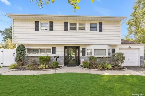 602 Morrison St, Babylon, NY 11702
