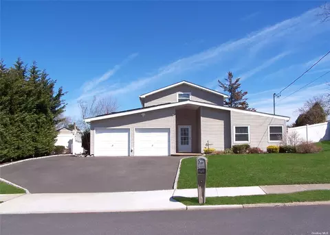 101 S Bicycle Path, Selden, NY 11784