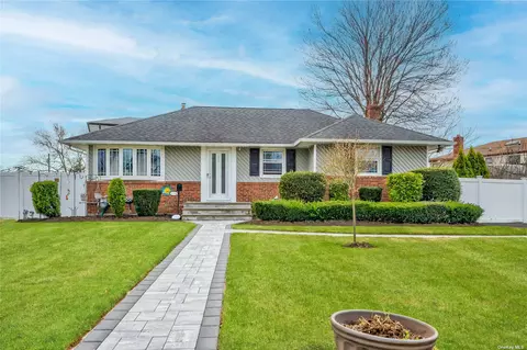 3578 Hunt Rd, Wantagh, NY 11793