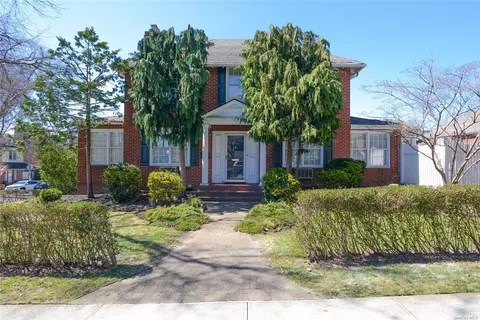 33-82 155 St, Flushing, NY 11354