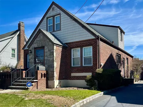 334 Hamilton Ave, Hewlett, NY 11557