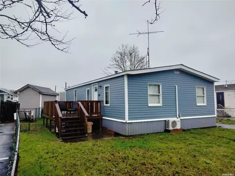 1135 Lincoln Ave, Holbrook, NY 11741