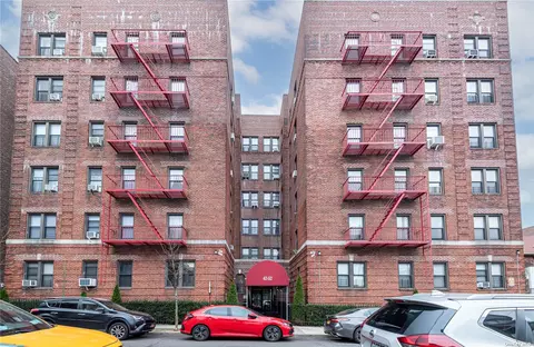 42-52 Layton St #1E, Elmhurst, NY 11373