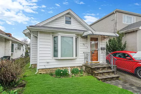 57 Newport Rd, Island Park, NY 11558