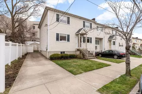 17-28 Brookhaven Ave, Far Rockaway, NY 11691