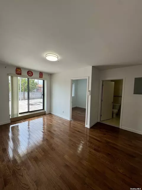 22-30 College Point Blvd #2E, College Point, NY 11356