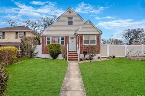 169 W Marshall St, Hempstead, NY 11550