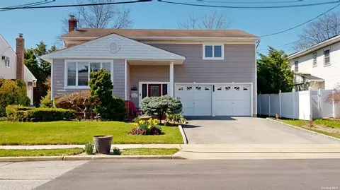 3510 Howard Blvd, Baldwin Harbor, NY 11510