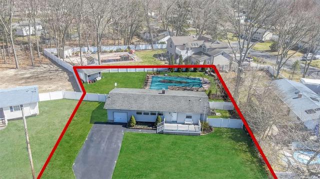 11 Game Ct, East Setauket, NY 11733