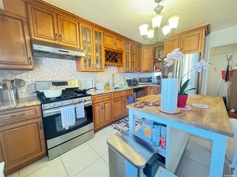 31-31 138th St #2G, Flushing, NY 11354