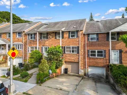 240-50 65th Ave, Little Neck, NY 11362