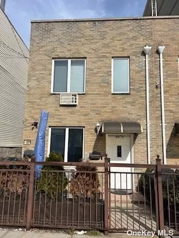 60-71 60th Ln, Maspeth, NY 11378