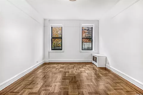 4141 41 St #1D, Sunnyside, NY 11104