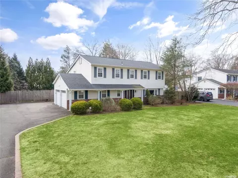 7 Wood Sorrell Ln, East Northport, NY 11731