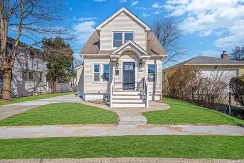 1250 Langdon St, Elmont, NY 11003