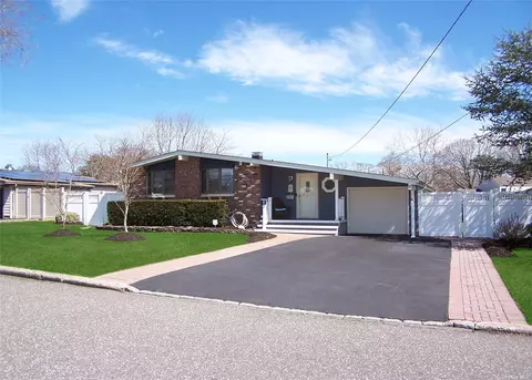 23 Gail Dr, Ronkonkoma, NY 11779