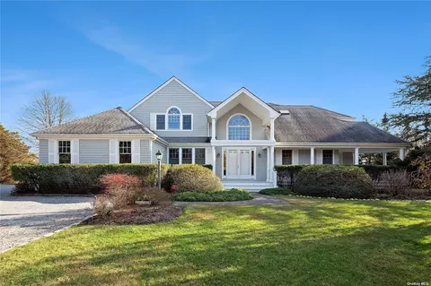 54 Tanners Neck Ln # C, Westhampton, NY 11977