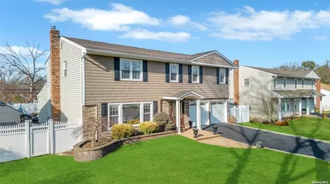 9 Louis Pl, Nesconset, NY 11767